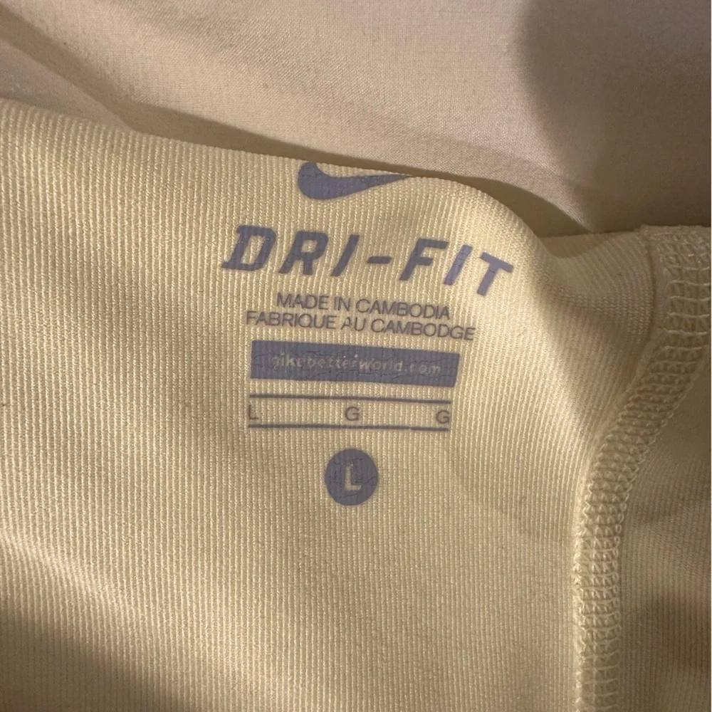 Nike dri-fit yellow tennis skort J-2